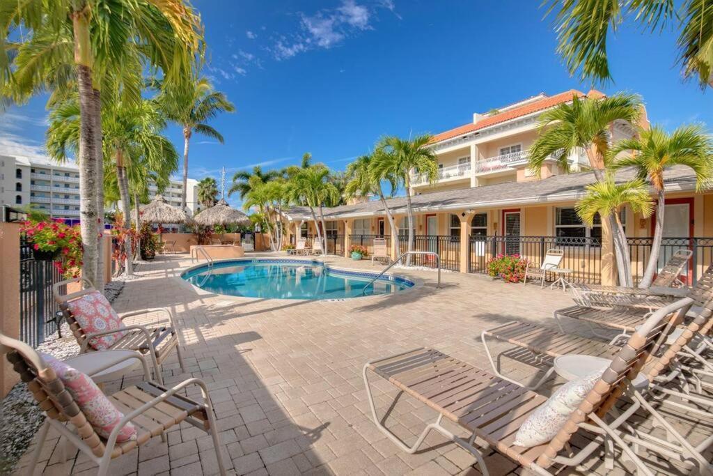 Steps To The Beach And Restaurants! - Coconut Villa'S Suite 1 St. Pete Beach Zewnętrze zdjęcie