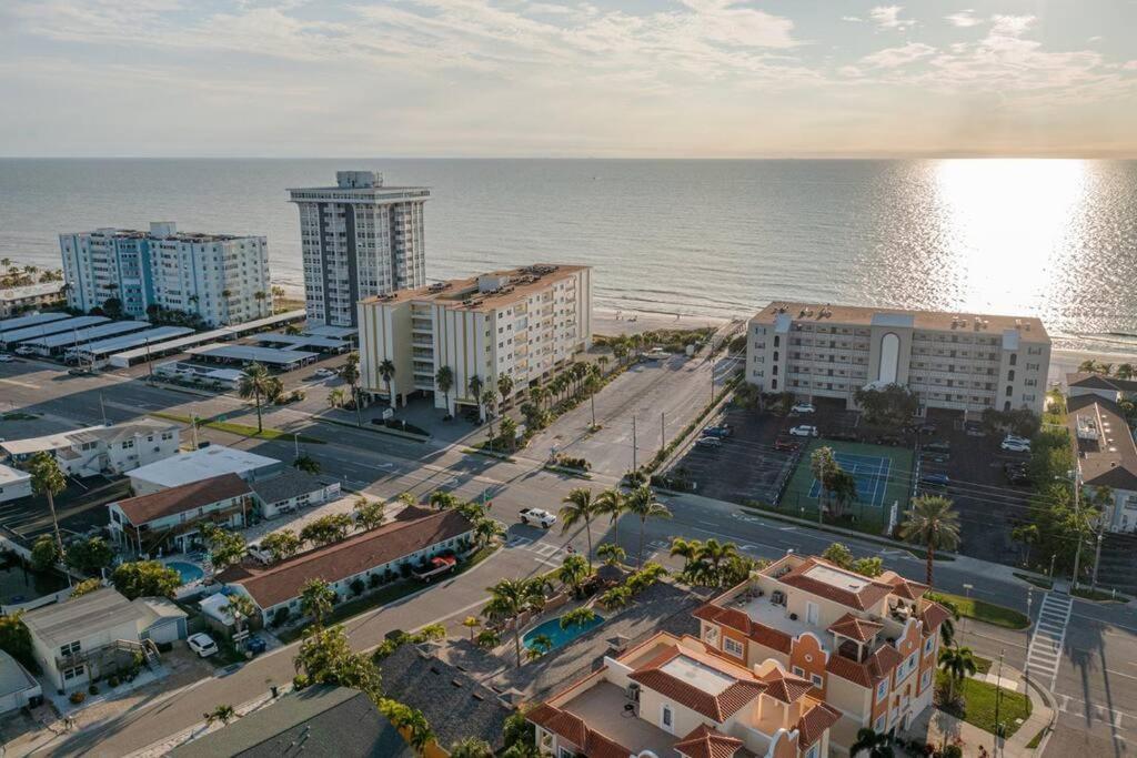 Steps To The Beach And Restaurants! - Coconut Villa'S Suite 1 St. Pete Beach Zewnętrze zdjęcie