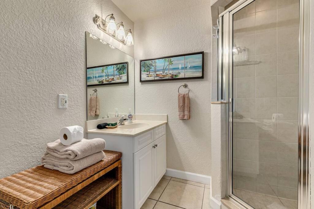 Steps To The Beach And Restaurants! - Coconut Villa'S Suite 1 St. Pete Beach Zewnętrze zdjęcie