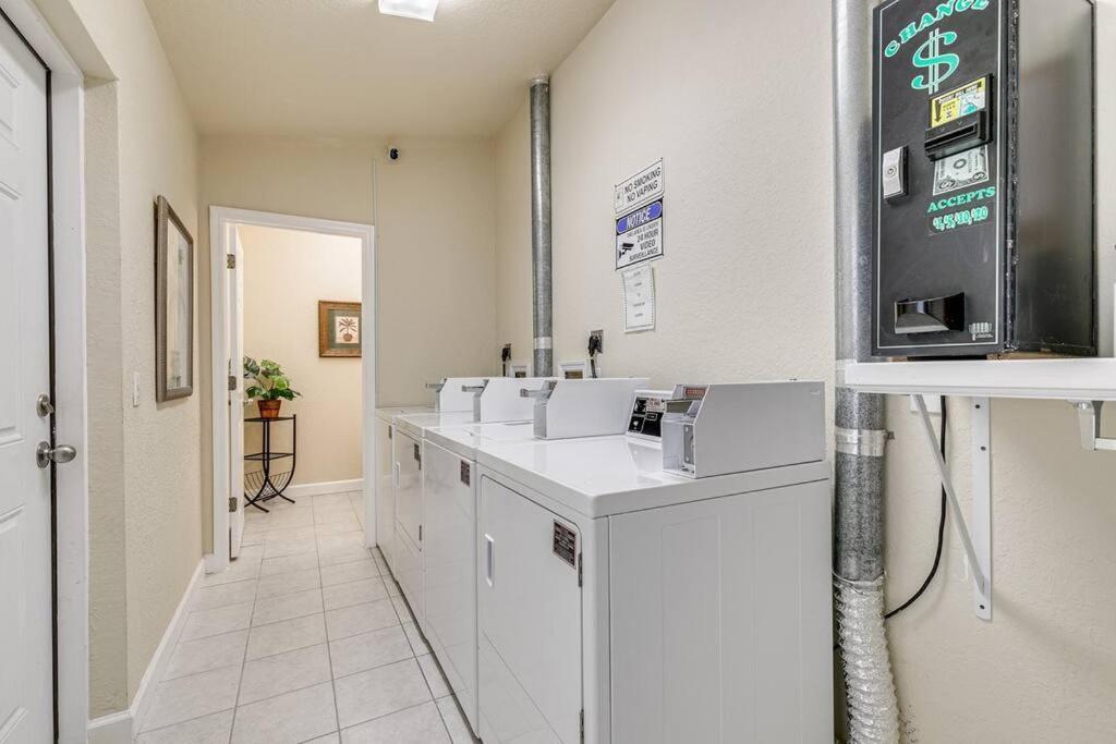 Steps To The Beach And Restaurants! - Coconut Villa'S Suite 1 St. Pete Beach Zewnętrze zdjęcie