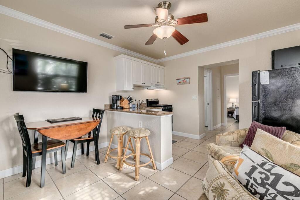 Steps To The Beach And Restaurants! - Coconut Villa'S Suite 1 St. Pete Beach Zewnętrze zdjęcie